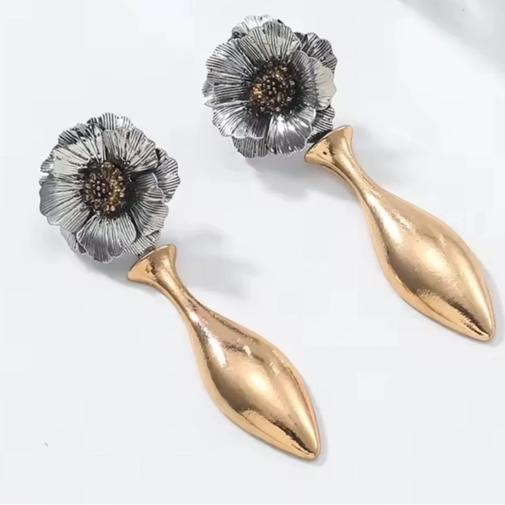 New Luxury collection Zara Famous Floral Gold and Silver Floral Earrings